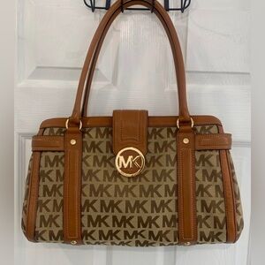 Michael Kors Brown Logo Shoulder Bag
Like a new condition